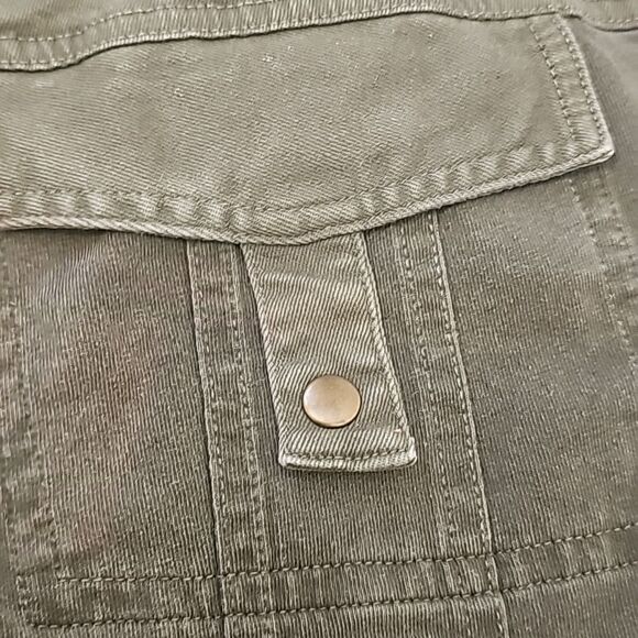 Free People  Ratio olive green split neck blouse  S - Picture 6 of 10